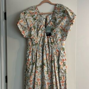Society Social x Crown & Ivy Floral Dress